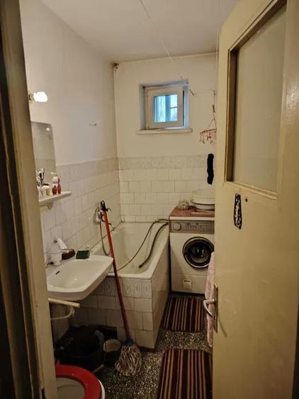 Drobeta Turnu Severin Str. Traian, langa Primarie - 1