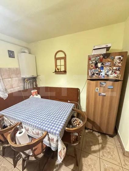 Apartament cu 4 camere, semidecomandat, Deva, zona lini?tita - 3