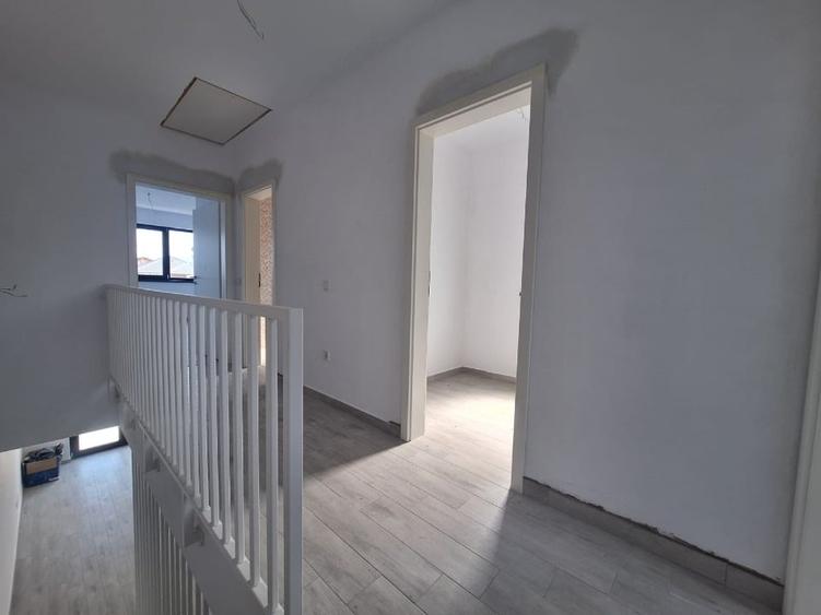 Casa noua, incalzire in pardoseala, 2 locuri de parcare, Se accepta credit - 12