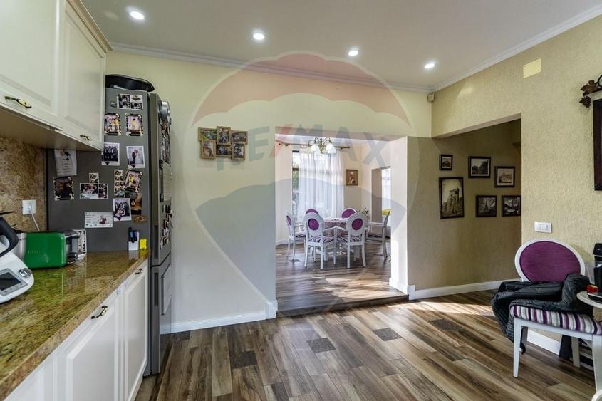 Casă spațioasă 350 mp utili, Teren 650 mp, Garaj subteran, Tractorul - 13