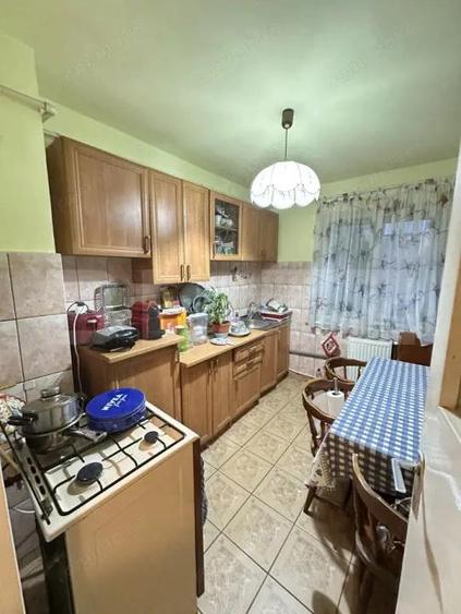 Apartament cu 4 camere, semidecomandat, Deva, zona lini?tita - 7