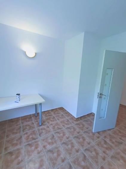 Județean - apartament 3 camere NEMOBILAT - 2 grupuri sanitare - 4
