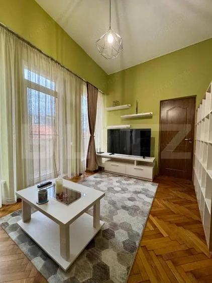 Apartament decomandat, cu 3 camere, 100 mp, 2 bai, Calea Mo?ilor - 9