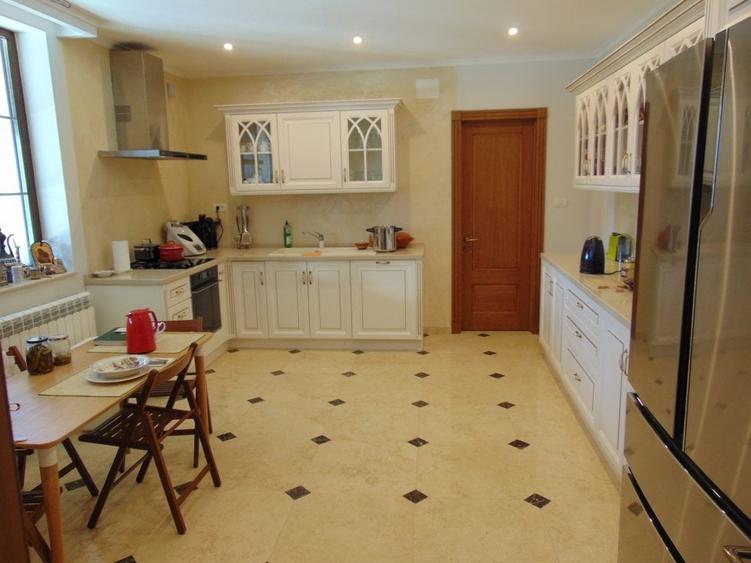 FARA COMISIOANE linga padure Vila 7 camere mobilata 4 bai 2 terase pe 1600mp - 23