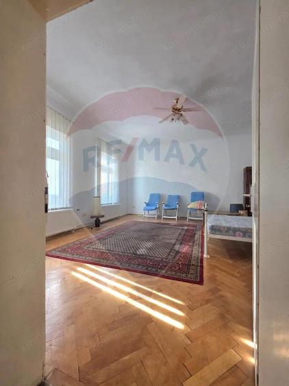 Casa cu 4 camere de vanzare in zona ultracentrala Medias - 9