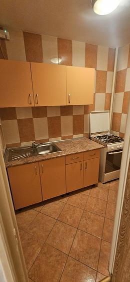 Titan ...policlinica titan in bloc d1 - 1