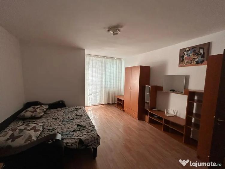 Garsonieră semidecomandată în Costin Georgian