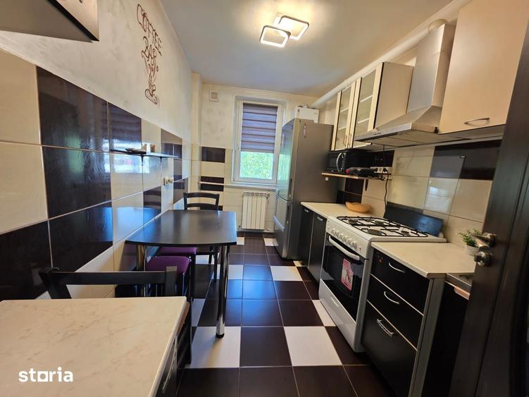 Apartament cu 3 camere decomandat în Central