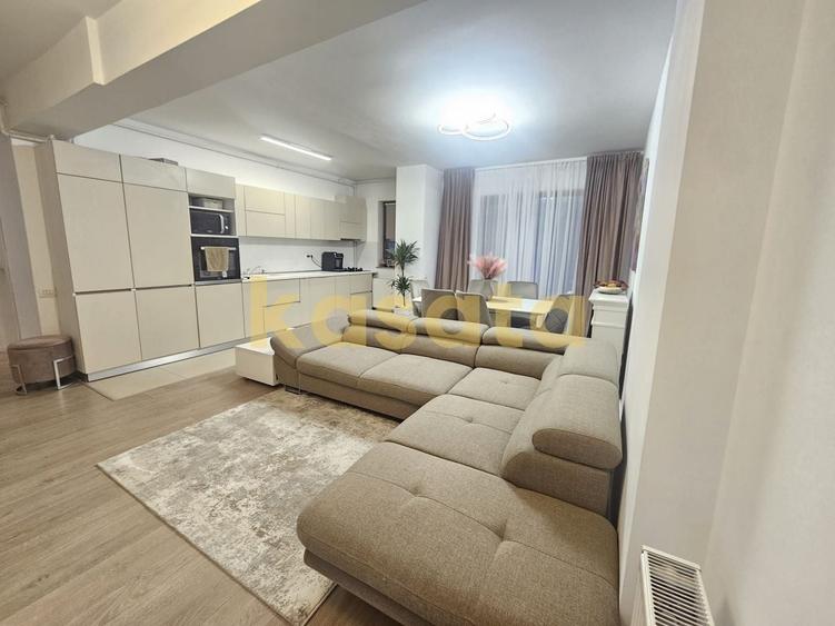 Apartament cu 3 camere semidecomandat, mobilat în Sisești