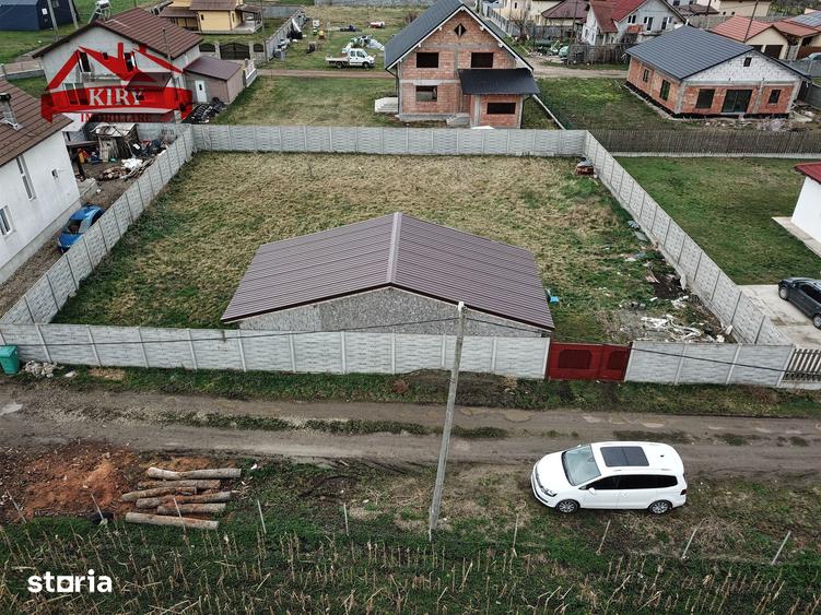 Teren de 950 mp, în Livada