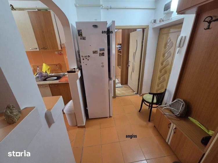 Apartament cu 3 camere semidecomandat în Faleză