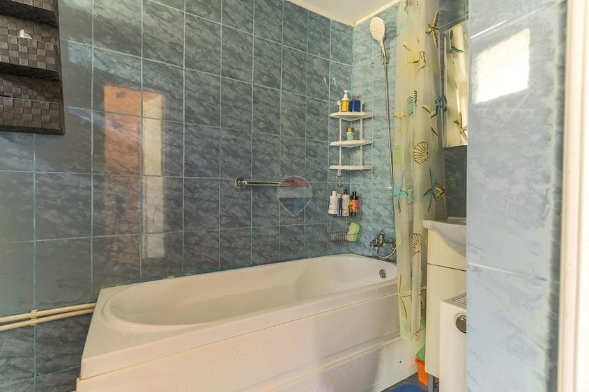 Casă cu Teren 2700 Mp în Filiași
