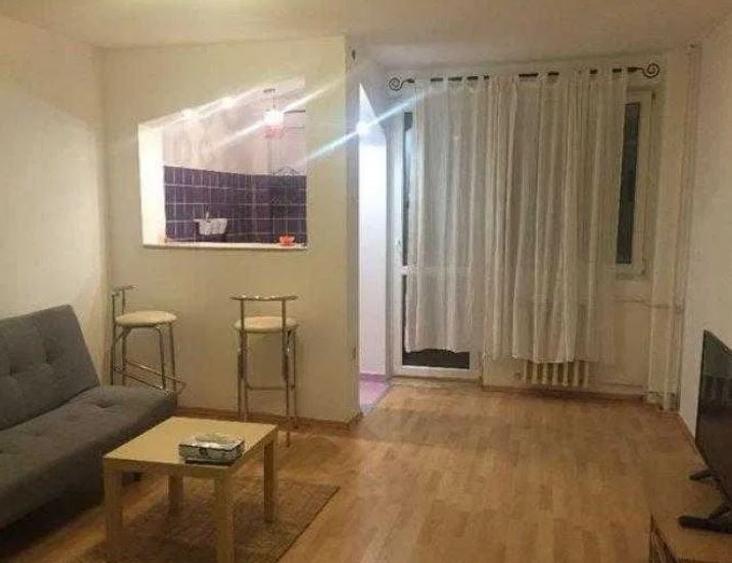 Garsonieră decomandată în Baba Novac