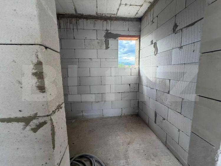 Casă individuală cu 4 camere cu Teren 350 Mp în Cetate