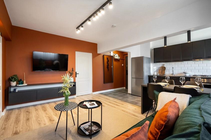 Apartament cu 3 camere, mobilat în Calea Victoriei