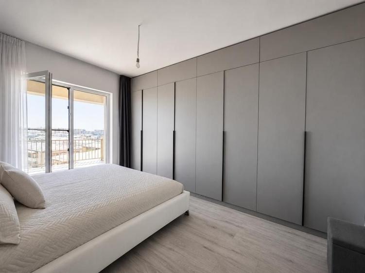 Apartament cu 3 camere decomandat în Titan