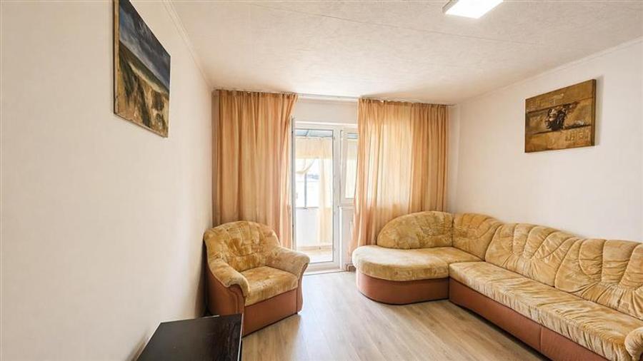 Apartament cu 2 camere semidecomandat, mobilat în Central