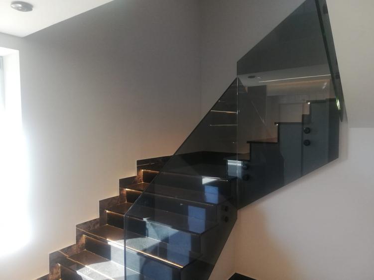 Apartament cu 2 camere decomandat în Pajura