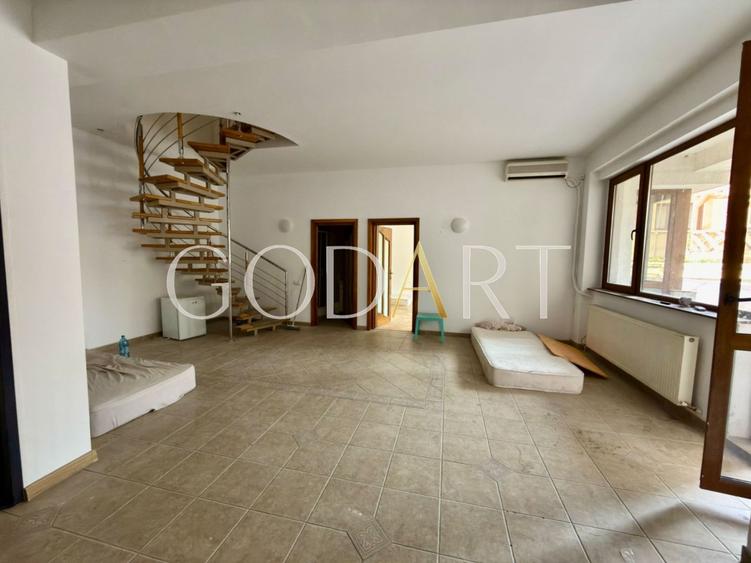 Apartament cu 3 camere decomandat în Aviatorilor