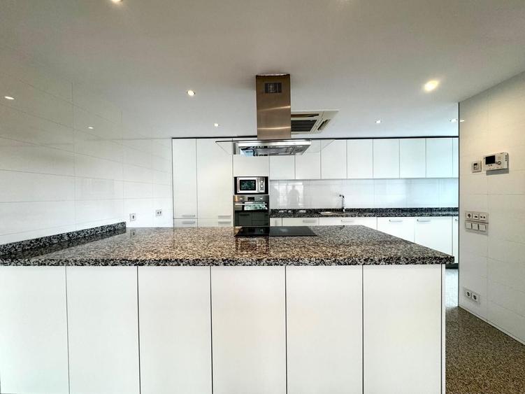 Kiseleff - Aviatorilor  | 3 beds 4 baths | 2 Parkings | Unfurnished | Rent - 5