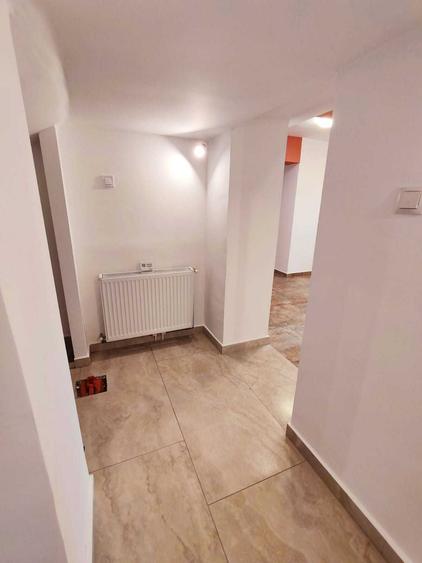 Vand Apartament la demisol cu 2 camere Zona Centrala! - 3