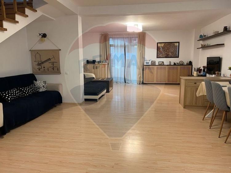 Casă / Vilă cu 4 camere de închiriat - 3