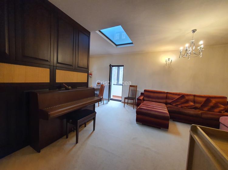 Apartament cu 3 camere decomandat, mobilat în Poiana Brașov Apartament cu 3 camere decomandat, mobilat în Poiana Brașov