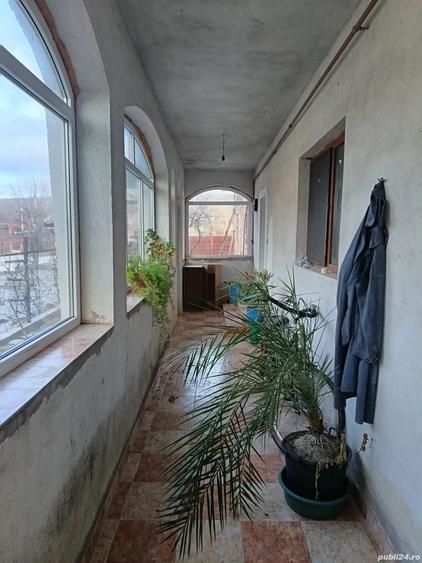 Casa parter+1 Razvad, la 7 km de Targovi?te (Dambovi?a), conectata la apa, gaz, curent - 6