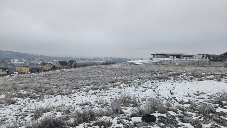 Teren construibil cu utilitati strada Colinelor - 1