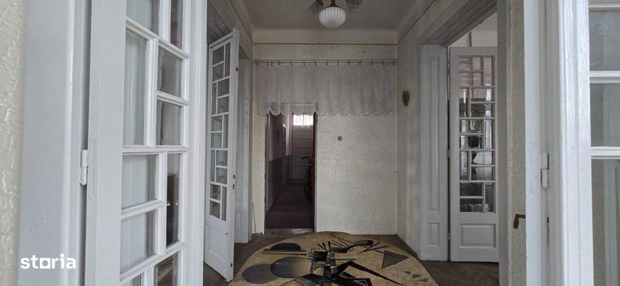 Casa/Vila 6 Camere | Zona Primariei | Targoviste | P+1 | 218 mp | 320. - 8