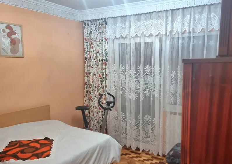 Se vinde apartament 3 camere,zona foarte buna,Obcini - 4