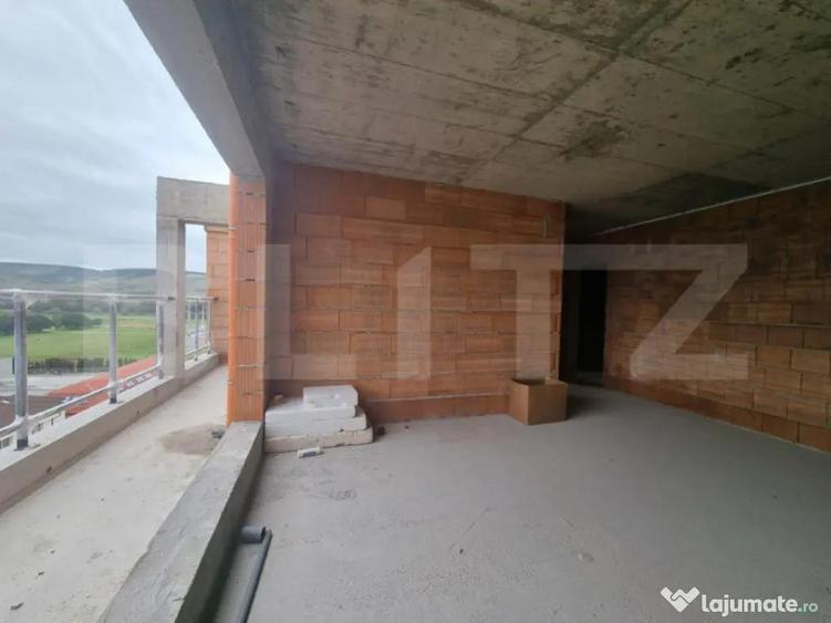 Apartament cu priveliste, 2 camere, 42 mp, terasa 10 mp, zon - 4