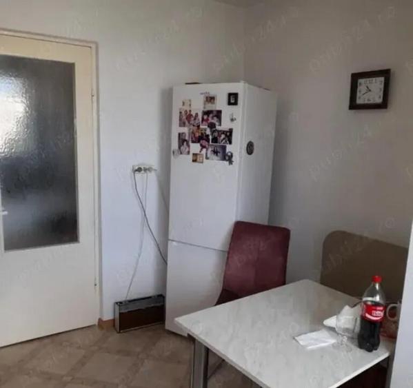 Apartament cu 3 Camere Decomandate Zona Burdujeni - Cuza Voda 1 - 6