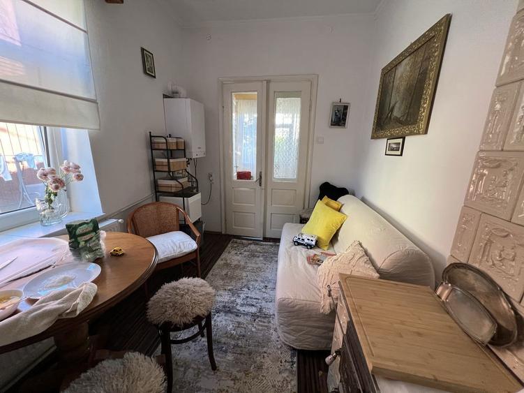 Casa de vanzare pe colt Radauti- zona selecta centrala - 2