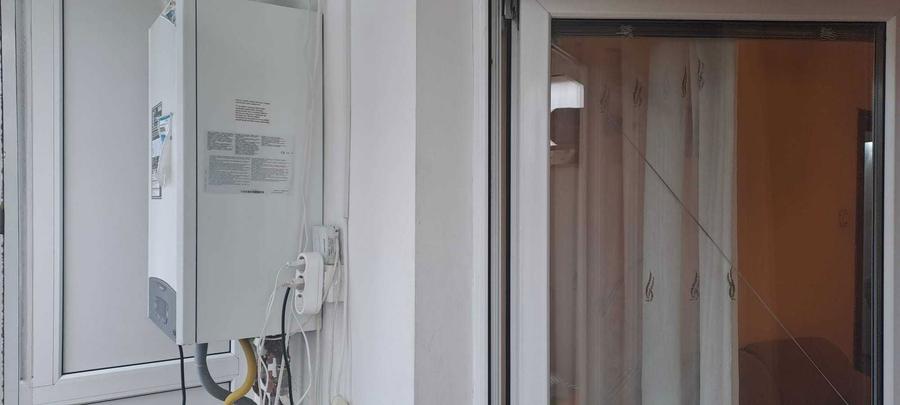 Apartament trei camere Exercitiu, etaj 3/4, liber - 1