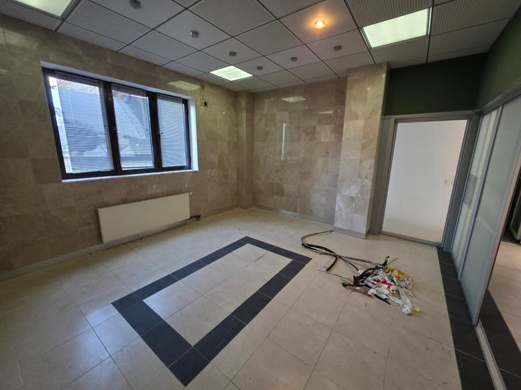 B-ul Magheru, 10 minute metrou Piata Romana, in blocul cu cinema Patria - 15