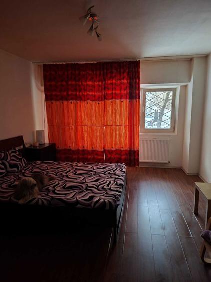 PROPRIETAR vand/schimb garsoniera Nerva Traian Carlova bloc reabilitat - 1