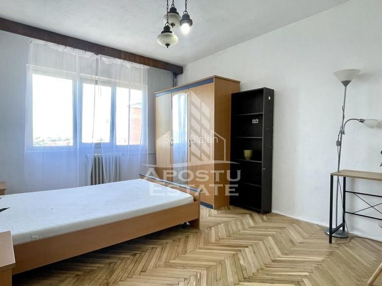 Apartament cu 3 camere decomandat, mobilat în Gheorghe Lazăr