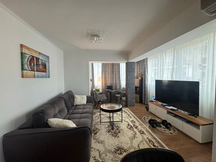 Apartament 3 camere, 70 mp cu parcare, et3, Str Florilor - Floresti - 1