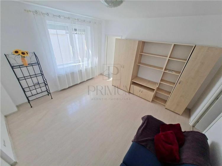 Tipografilor- casa 4 camere, 2 bai, acces auto in curte - 2