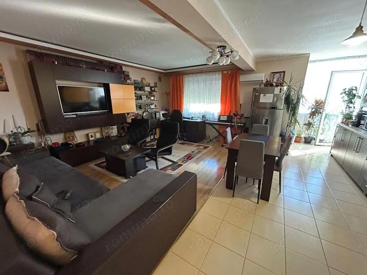 Apartament 3 camere, etaj 1 - zona Cetate - 7