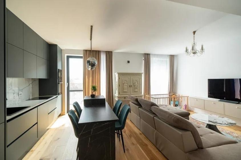 Apartament 3 camere splendid, Amber Forest/Comision 0 - 6