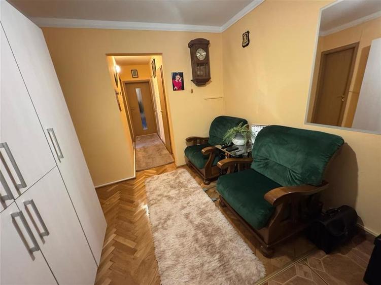 Apartament modern 3 camere balcon si pivnita zona Vasile Aaron - 16