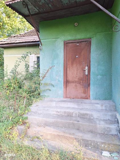Teren cu casa si anexe - centru comuna, acte in regula - 1