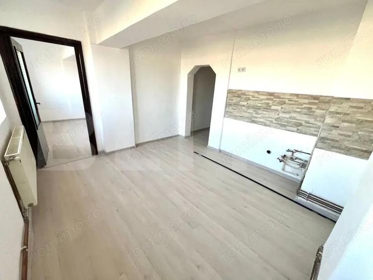 Garsoniera spa?ioasa 38 mp, renovata etaj 6 cu lift, centrala proprie - 1