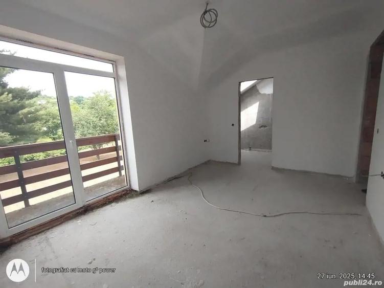 In oras,casa in triplex cu 2 garaje - 7