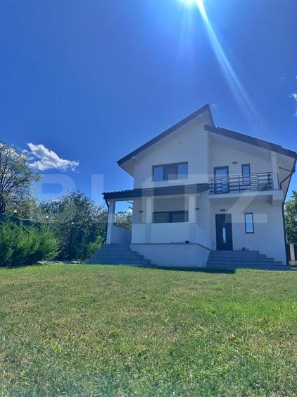 Vila de lux cu 5 camere in Galata, zona linistita - 4