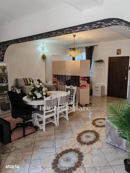 Casă cu 5 camere cu Teren 70 Mp în Tei