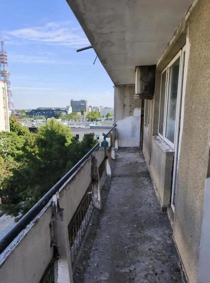 Vanzare Apartament 2 Camere Semidecomandat Piata Sudului - 3