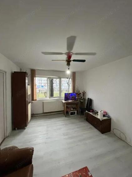 Apartament 2 camere, 40 mp, zona Pia?a Aurora Vest - 1